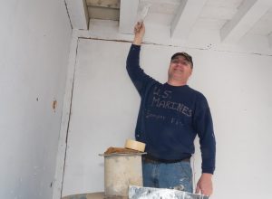 2018-01-27a-Michael_volunteering_to_fix_USS_Lucid